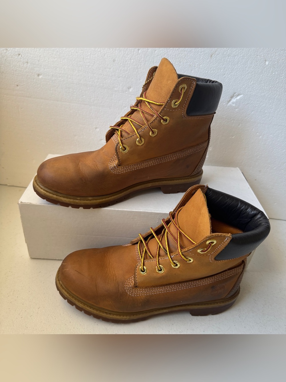 Timberland Classic Premium 6" Boots 10361  Waterproof  tan Leather Women's 8.5M